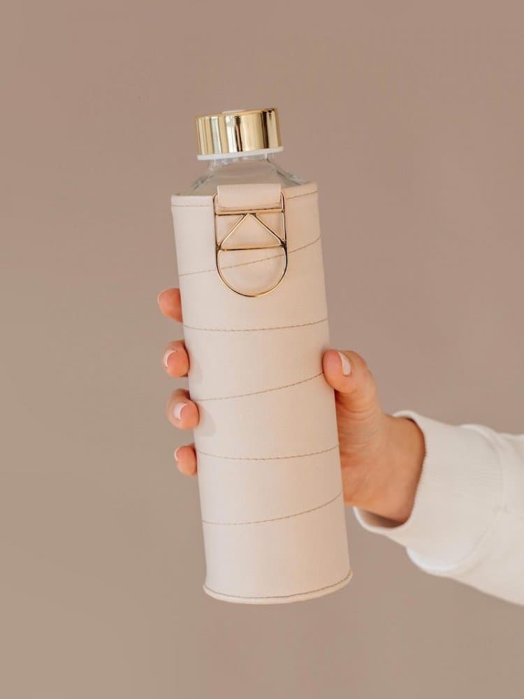 Láhev na pití Equa Mismatch Beige 750 ml s obalem z umělé kůže - náhled 4