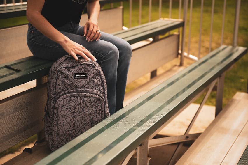 Batoh DAKINE CAMPUS PREMIUM 28L SUNSET BLOOM - náhled 3