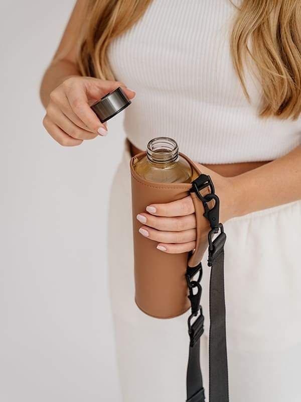 Láhev na pití Equa Mismatch Crossbody Maple 750 ml s obalem z umělé kůže - náhled 5